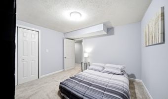 757 N Hanover St, Auburn, KS 66402