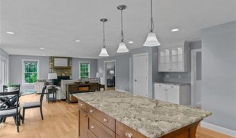 6 Jasons Grant Dr, Cumberland, RI 02864