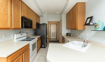 921 10th St, Altoona, IA 50009