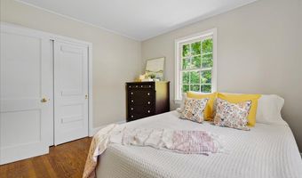 215 WARDOUR Dr, Annapolis, MD 21401