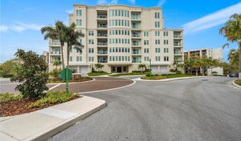 8 PALM Ter 204, Belleair, FL 33756