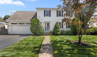 8 Mckay Ct, Warwick, RI 02889