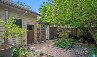 505 N Pasque Flower Trl, Brandon, SD 57005