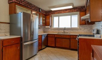425 S Clarendon Ave, Addison, IL 60101