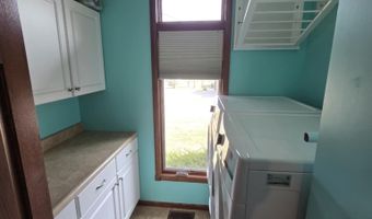 1905 Country Meadows Pl, Beatrice, NE 68310