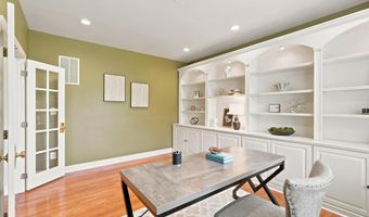 19704 STANFORD HALL Pl, Ashburn, VA 20147