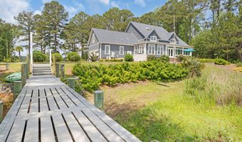 555 Dawson Creek Dr, Arapahoe, NC 28510
