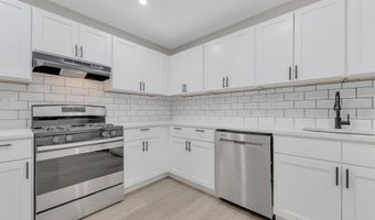 5 Mast Dr, Barnegat, NJ 08005