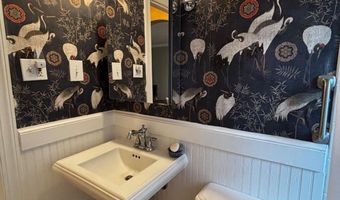 820 S WASHINGTON St 226, Alexandria, VA 22314