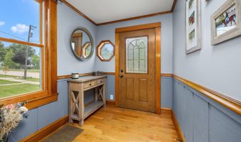 27 Center St, Algonquin, IL 60102