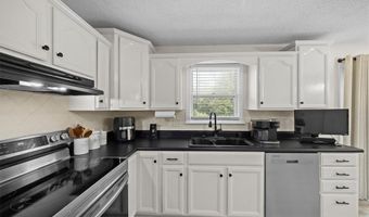6409 Alpha Dr, Alton, IL 62002