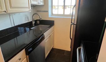 820- A WASHINGTON St 327, Alexandria, VA 22314