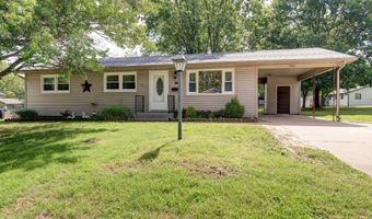 1520 S Carnation Dr, Aurora, MO 65605