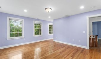 20 Wheelock Ave, Cranston, RI 02920