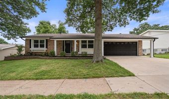 628 Hickory Knoll Ct, Ballwin, MO 63021