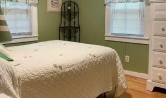 93 E Huntress Pond Rd, Barnstead, NH 03225