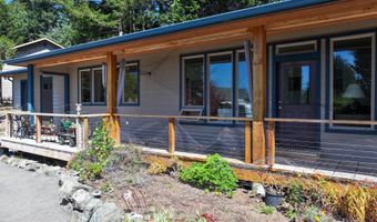 929 OLD COUNTY Rd, Brookings, OR 97415