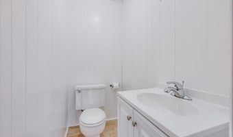 86 W Main St, Bergenfield, NJ 07621