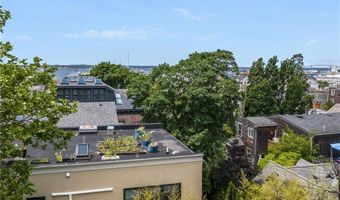28 Young St 1, Newport, RI 02840