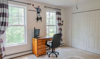 24 Surrey Ln, Falmouth, ME 04105