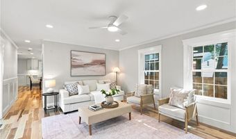 40 Congregational St, Bristol, RI 02809