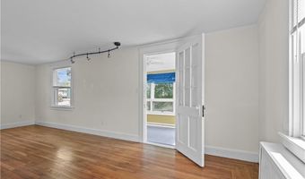 53 Admiral Kalbfus Rd, Newport, RI 02840