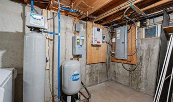 35 Merry Hill Rd, Barrington, NH 03825