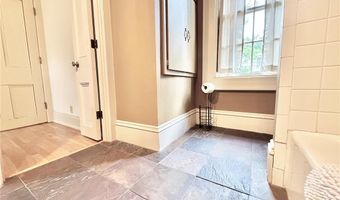 617 State St, Alton, IL 62002