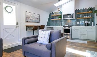 38 Hilltop Ave Cottage, Middletown, RI 02842
