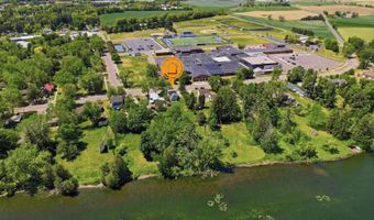 338 N Main St, Amherst, WI 54406