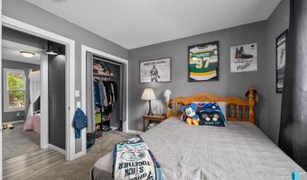 205 S 1st Ave, Brandon, SD 57005