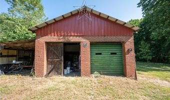664 Monroe Ave, Angola, NY 14006