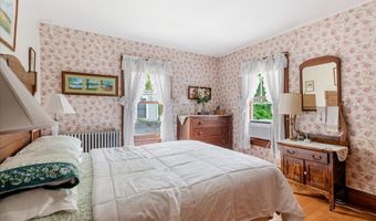 25 University Ter, Burlington, VT 05401