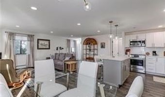66 Girard Ave 423, Newport, RI 02840