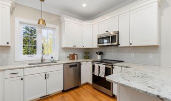 161 Seawynds Dr, North Kingstown, RI 02852