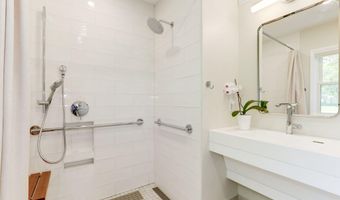 6115 LONE OAK Dr, Bethesda, MD 20817