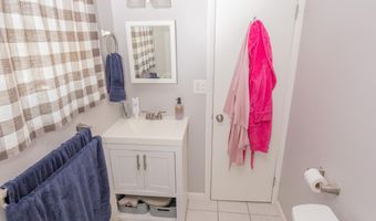 107 6th St, Barnegat, NJ 08005