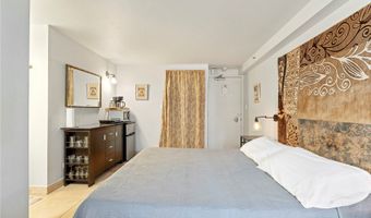 2463 Kuhio Ave 607, Honolulu, HI 96815