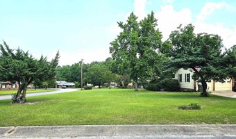 904 Sunnyhill Dr, Camden, SC 29020