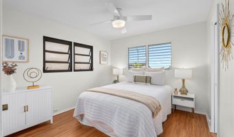 98-1794 Kupukupu St, Aiea, HI 96701