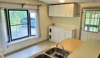 4 Reservoir Rd, Brattleboro, VT 05301