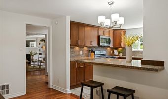 6438 Ivarene Ave, Los Angeles, CA 90068