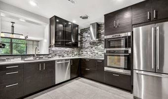 2212 S RANDOLPH St 1, Arlington, VA 22204