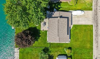 7253 Flamingo Rd, Algonac, MI 48001