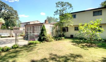 2 CLARK Dr, Barrington, NJ 08007