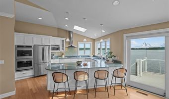 99 Boyce Ave, Barrington, RI 02806