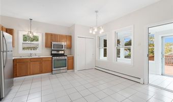 91 Warren Ave, Cranston, RI 02920