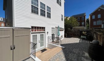 4240 SONIA Ct, Alexandria, VA 22309