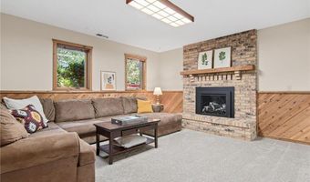 12852 Essex Way, Apple Valley, MN 55124