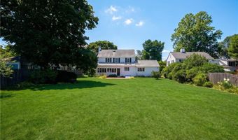 20 Drowne Pkwy, East Providence, RI 02916